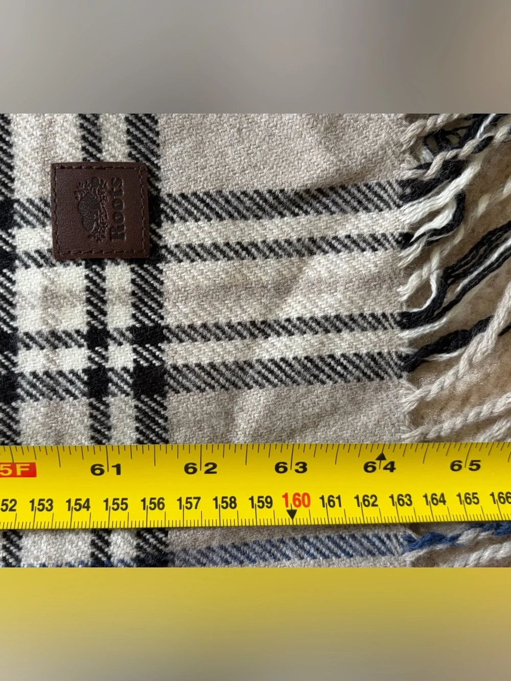 Roots Plaid scarf with fringe